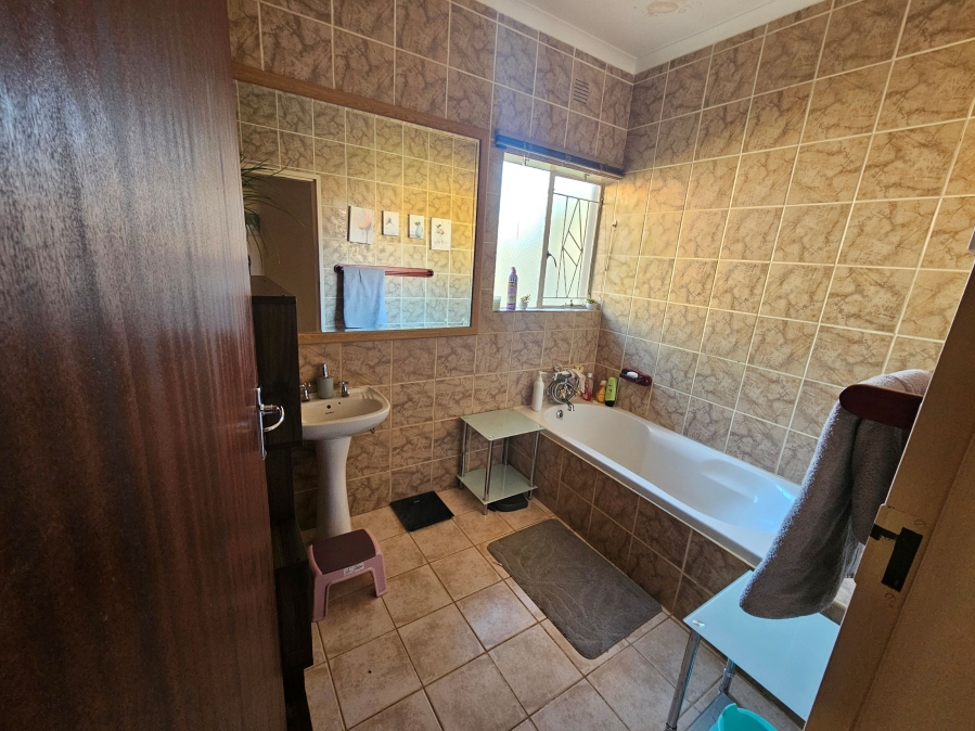 To Let 3 Bedroom Property for Rent in Wilkoppies North West